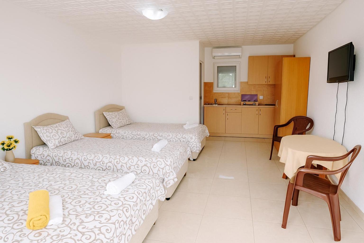 Apartments Lejla Dobra Voda Exterior photo